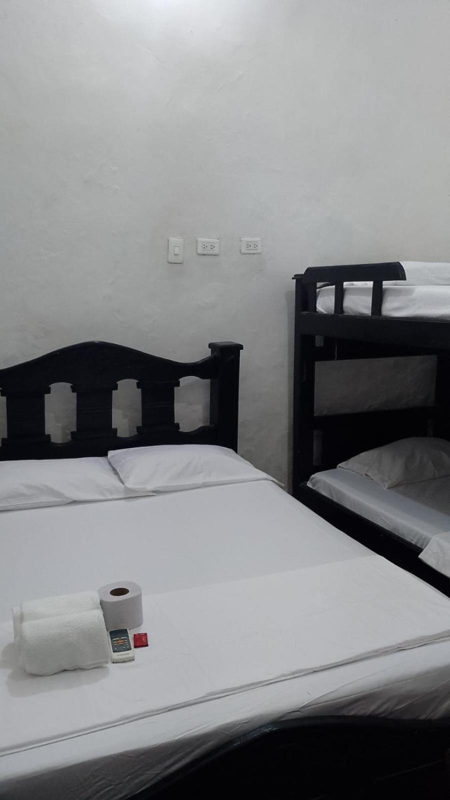Hostal #10-33 Cartagène Extérieur photo